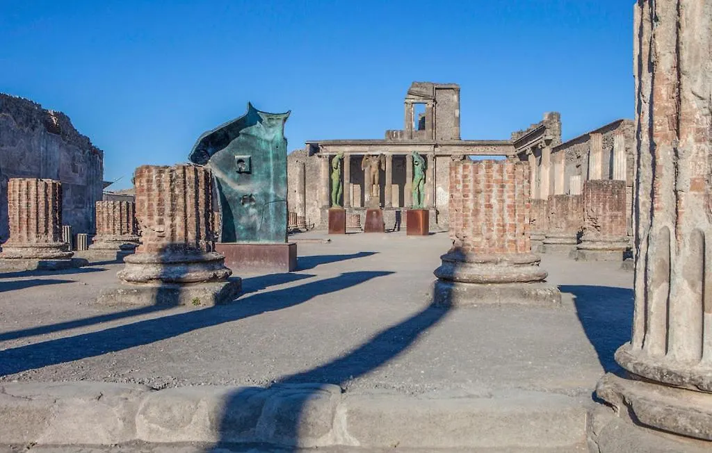 Queen Carolina'S Homes - Apartments In Old Town Napoli
