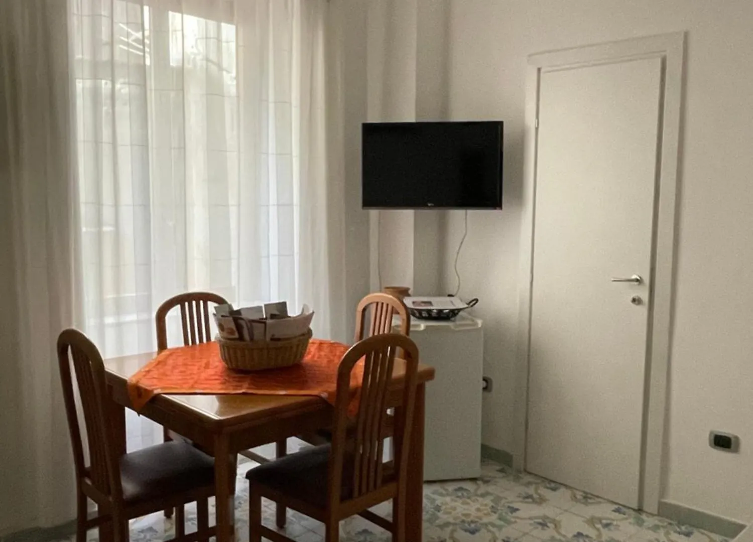 Queen Carolina'S Homes - Apartments In Old Town Napoli