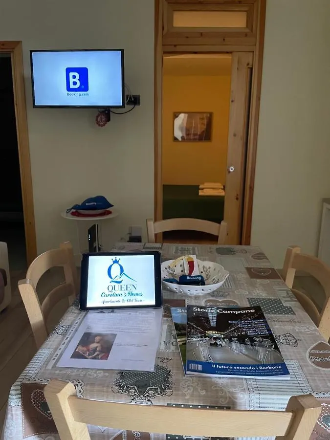 Queen Carolina'S Homes - Apartments In Old Town Napoli Tatil Evi