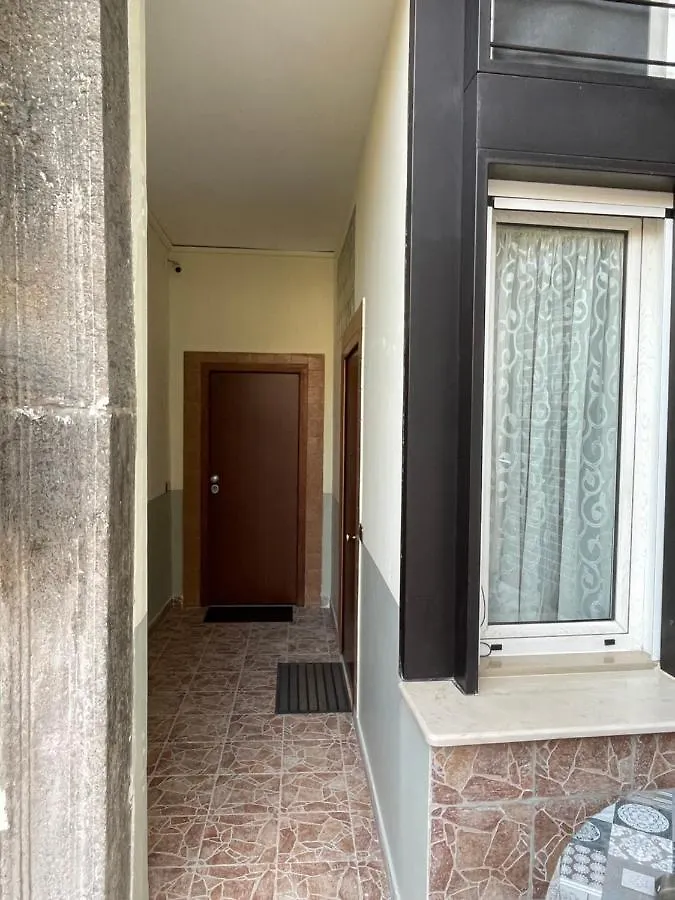 Queen Carolina'S Homes - Apartments In Old Town Napoli 0*,  İtalya