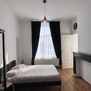 studio-nahida.brusselshotelsbook.com/